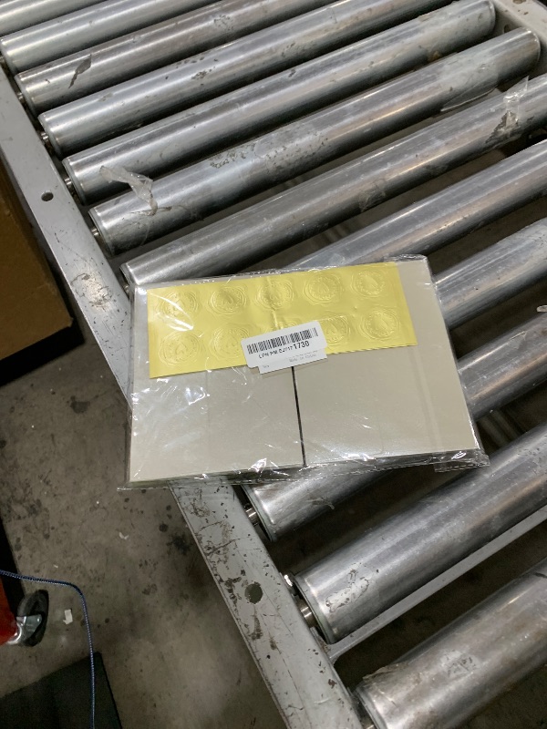 Photo 1 of 50 Pieces Metallic Color Self Seal Envelopes for Greeting Cards, Invitations, Postcards (Silver, 4x6)