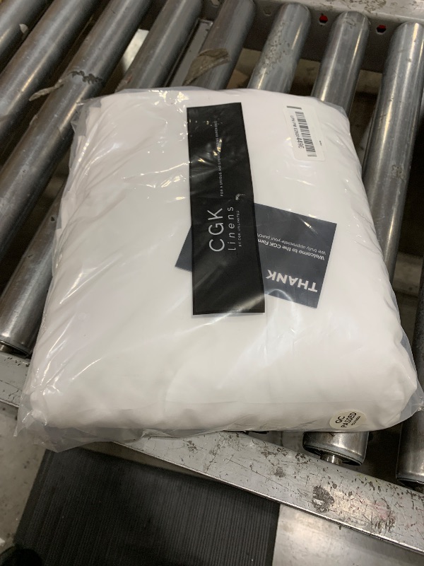 Photo 1 of King Size 4 Piece Sheet Set - Comfy Breathable & Cooling Bed Sheets Set - Hotel Luxury Bedding for Women, Men, Kids, Teens, Boys & Girls - Deep Pockets, Ultra-Soft and Wrinkle Free - Oeko-Tex - White