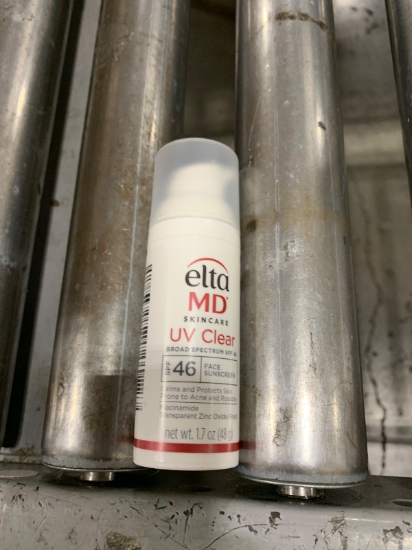 Photo 1 of EltaMD UV Clear Face Sunscreen SPF 46, Oil Free for Face with Zinc Oxide, Dermatologist Recommended Sunscreen Lotion, For Acne-Prone Sensitive Skin, 1.7 oz Pump