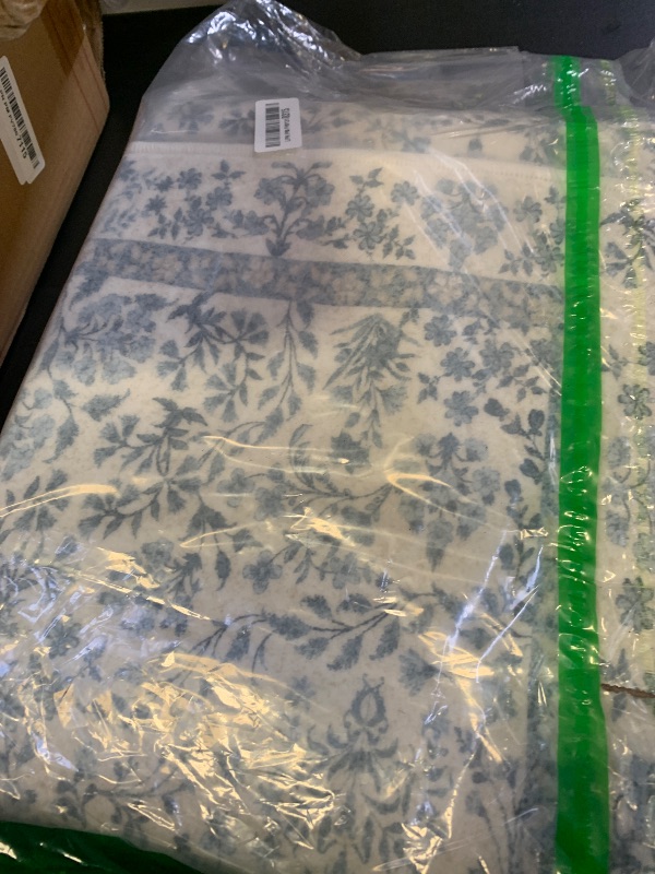 Photo 1 of **USED** jinchan Zenith Blue Floral Area Rug for Entryway 4x6 Vintage Washable Rug Botanical Chair Mat Non Slip Doormat Low-Profile Under Desk Throw Carpet for Home Office Study Room Kitchen Bathroom RECTANGLE SHAPE