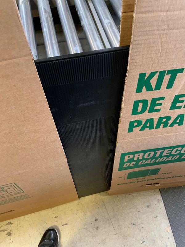 Photo 1 of samsung flat screen tv 75 inchs