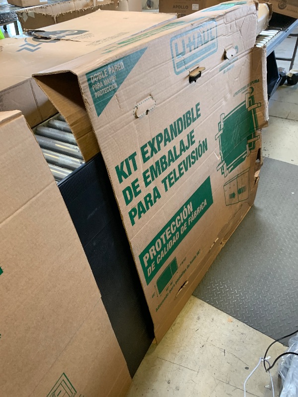 Photo 1 of samsung flat screen tv 75 inchs