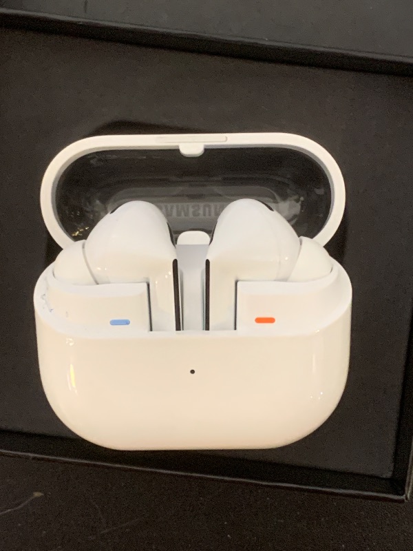 Photo 1 of Samsung Galaxy Buds 3 Pro AI True Wireless Bluetooth Earbuds, Noise Cancelling, Sound Optimization, Redesigned Comfort Fit, White [US Version, Amazon Exclusive, 2Yr Warranty]