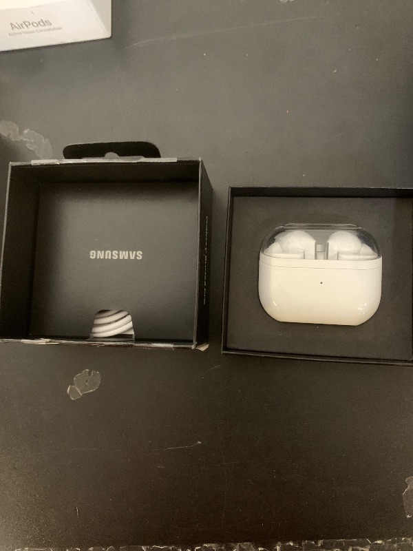 Photo 1 of Samsung Galaxy Buds 3 Pro AI True Wireless Bluetooth Earbuds, Noise Cancelling, Sound Optimization, Redesigned Comfort Fit, White [US Version, Amazon Exclusive, 2Yr Warranty]