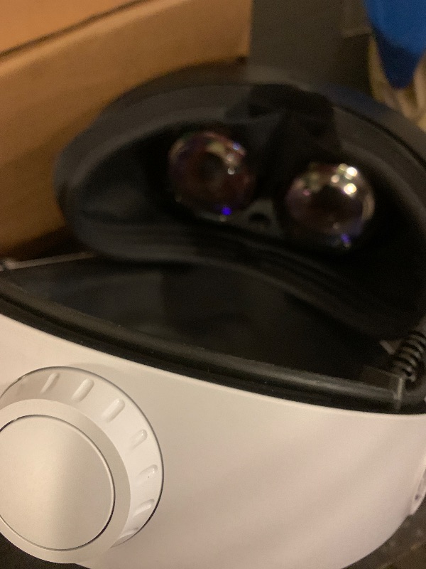 Photo 1 of PlayStation VR2 Horizon Call of The Mountain™ Bundle (PSVR2)