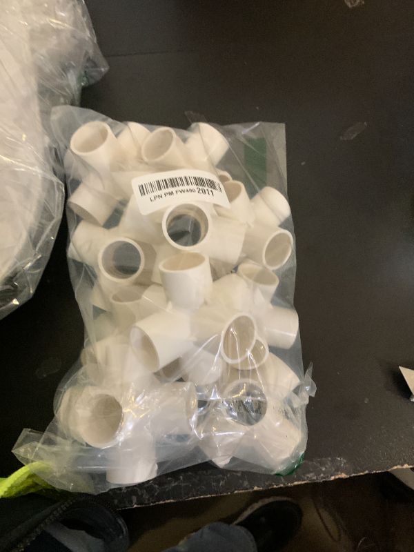 Photo 1 of 10Pcs 6 Way PVC Fitting Furniture Grade Pipe 25mm/1in Angle Three Dimensional Elbow Connector for Building Furniture Greenhouse Shed Pipe Fittings Tent Connection (White)