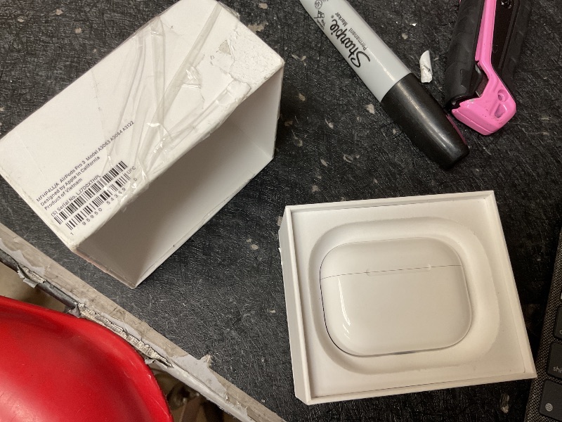 Photo 1 of Apple AirPods Pro 3 Wireless Earbuds, Active Noise Cancellation, Live Translation, Heart Rate Sensing,Hearing Aid Feature,Bluetooth Headphones,Spatial Audio, High-Fidelity Sound, USB-C Charging, White