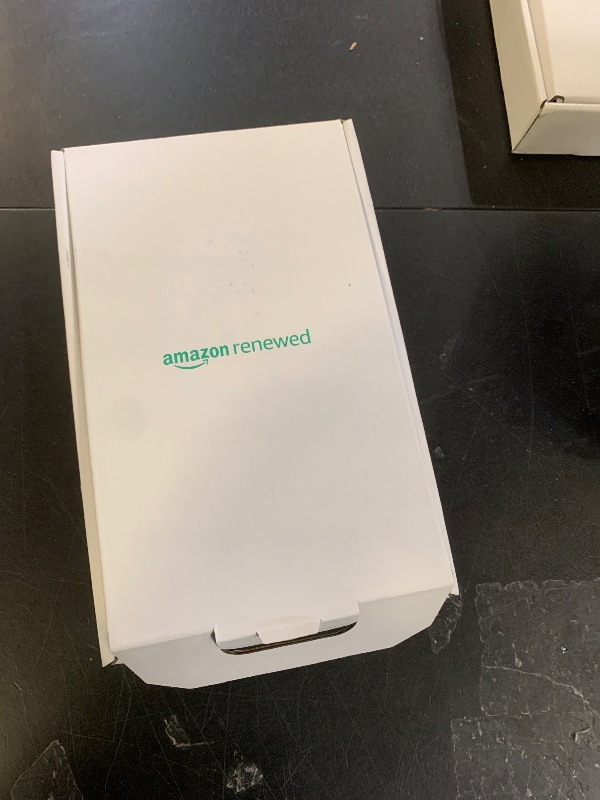 Photo 1 of Apple Watch Series 8 (GPS, 41MM) - Starlight Aluminum Case with Starlight Sport Band M/L (Renewed Premium)