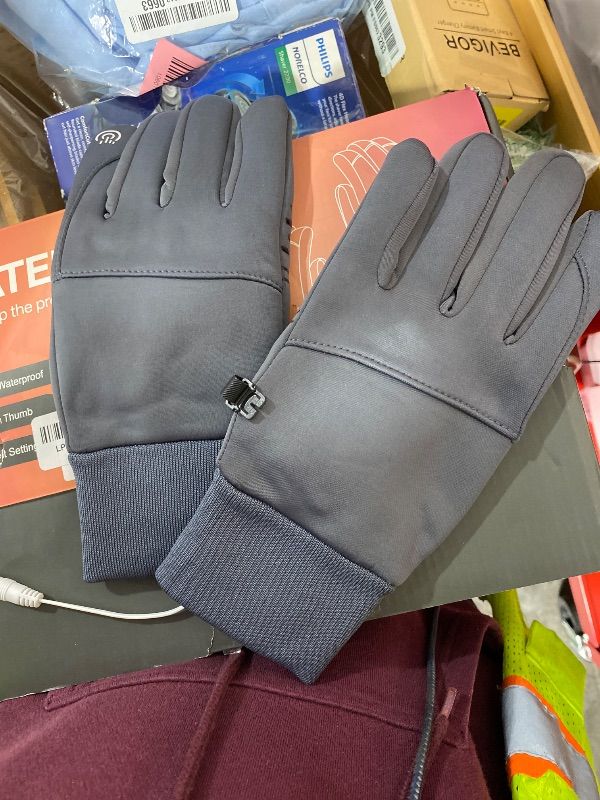 Photo 1 of Heated gloves