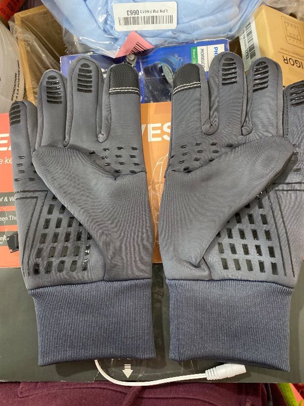 Photo 1 of Heated gloves
