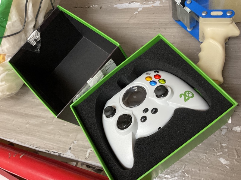 Photo 1 of Hyperkin Duke Wired Controller for Xbox Series X|S/Xbox One/Windows 10 -White- Officially Licensed (Xbox 20th Anniversary Limited Edition)