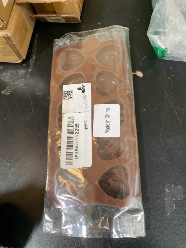 Photo 1 of 1 Piece Silicone Chocolate Molds Heart Shape with Different Pattern 3D Chocolate Candy Moulds for Holiday