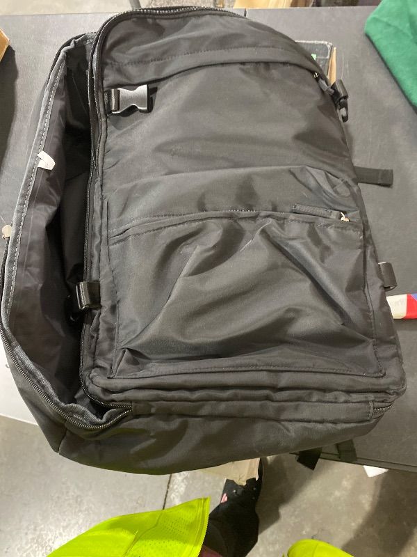 Photo 1 of Vacuum Backpack Travel - damage to zipper