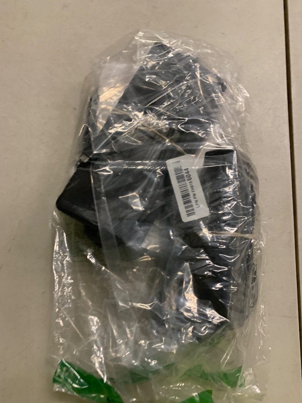 Photo 1 of Dell WD22TB4 Thunderbolt 4 Docking Station Bundle - With Dell WD22 TB4 Thunderbolt 4 Universal Dock, 180W Power Adapter, HDMI & Thunderbolt 3 & Ethernet Cable & Microfiber Cloth (Renewed)