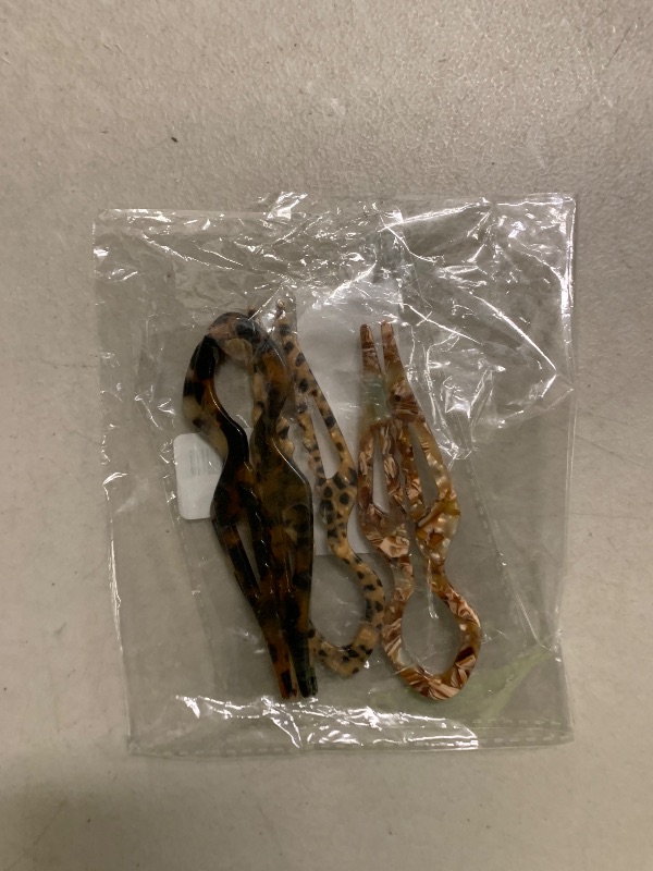 Photo 1 of 4-Pack Prestige French Hair Pin for Women, Retro Hair Clips Double-Notch Locking Mechanism for Thin Thick Hair Anti-loosening Hair Accessories for Updos Buns Everyday Wedding Party(Scissors Shape)