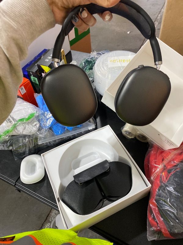 Photo 6 of Apple AirPods Max Wireless Over-Ear Headphones, Pro-Level Active Noise Cancellation, Transparency Mode, Personalized Spatial Audio, USB-C Charging, Bluetooth Headphones for iPhone - Midnight