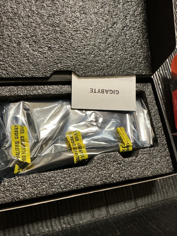 Photo 1 of GIGABYTE Radeon RX 9060 XT Gaming OC 16G Graphics Card