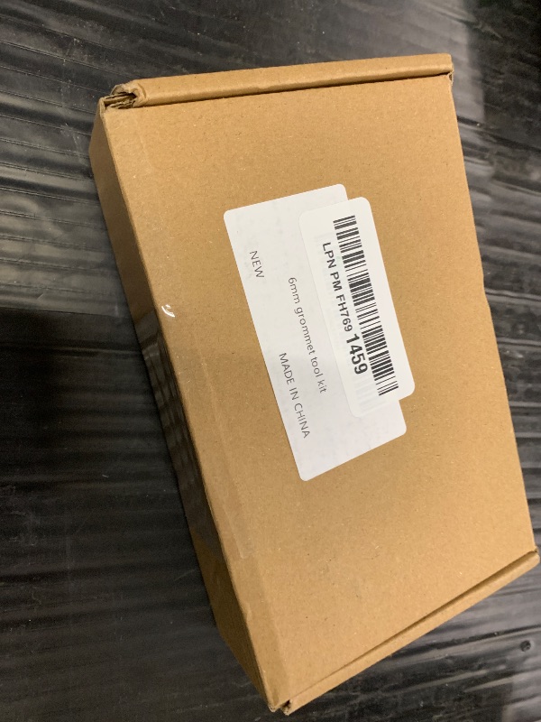 Photo 1 of 1003Pcs Grommet Tool Kit, 1/4 Inch 6mm(Inside) Grommet Eyelet Pliers Kit with 1000 Metal Eyelets with Washers for Fabric, Leather, Belt, Shoes, Clothes