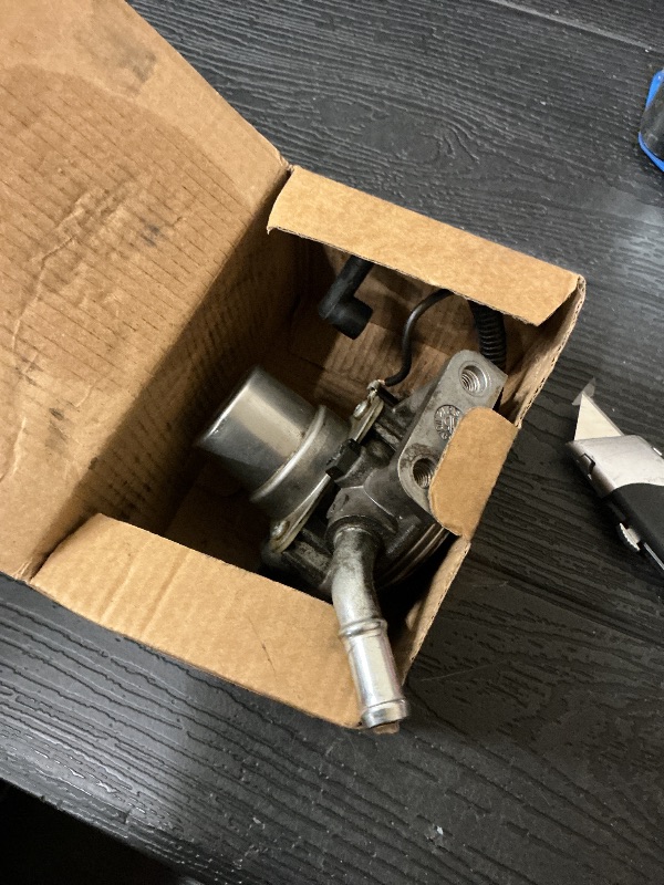 Photo 1 of Dorman 904-517 Diesel Fuel Filter Housing Compatible with Select Chevrolet/GMC Models