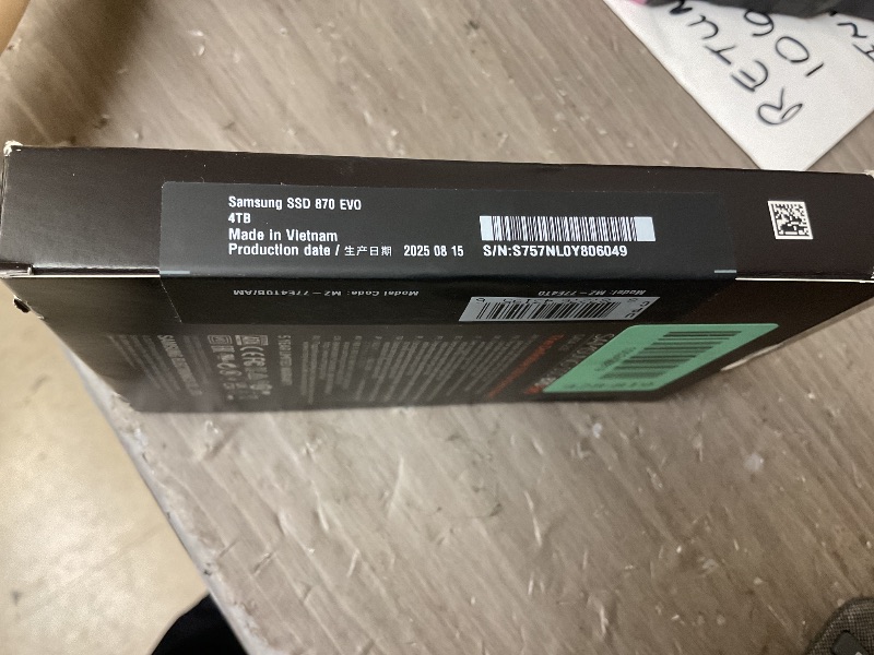 Photo 1 of SAMSUNG 870 EVO 4TB 2.5 Inch SATA III Internal SSD (MZ-77E4T0B/AM) , Black