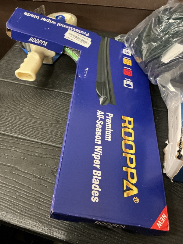 Photo 1 of 2 wipers Replacement For 2017-2023 Tesla Model 3/2020-2023 Model Y Original Equipment Replacement Wiper Blade - 26"/19" (Set of 2) Top Lock