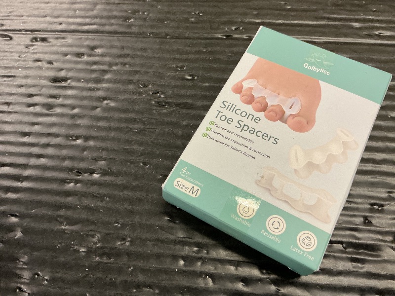 Photo 1 of 2Pairs Toe Separators Toe Spacers for Women Men to Correct Bunion, Relieve Feet Pain, Foot Alignment, Toe Straighteners for Hammertoes, Plantar Fasciitis (M, Women Shoe Size 9-12.5, Men: 7-11)