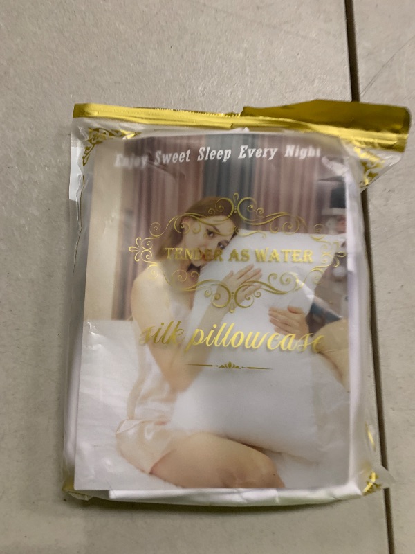 Photo 1 of 100% Mulberry Silk Pillowcase 2 Pack,Standard Size Silk Pillow Cases for Hair and Skin,Silky Smooth Bed Pillow Cover with Hidden Zipper,Natural Silk Pillow Case Set of 2 (White, Standard 20X26)