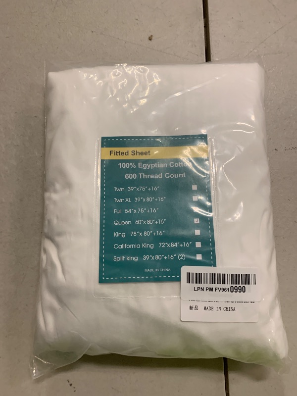 Photo 1 of 100% Egyptian Cotton Fitted Sheet Queen Size White, 600 Thread Count, 8-16" Deep Pocket Sheet, Soft & Elastic Sateen Weave Bottom Sheet for Hotel & Home, (White, 1 Pack Fitted Sheet Only, Queen)