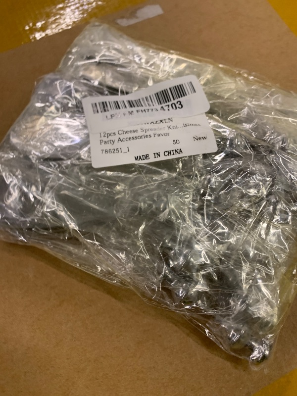 Photo 1 of 12pcs Cheese Spreader Knives DIY Decorative Beaded Butter Spreader Knives Stainless Steel Cheese Spreaders Beadable Cake Serving Utensil for Charcuterie Board Wedding Christmas Party Accessories Favor