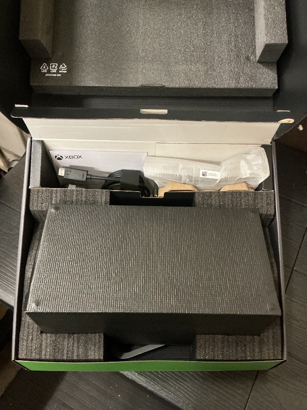 Photo 1 of Xbox Series X - Gaming Console - 1TB SSD - Includes Wireless Controller - 4K Gaming - 120FPS - Carbon Black