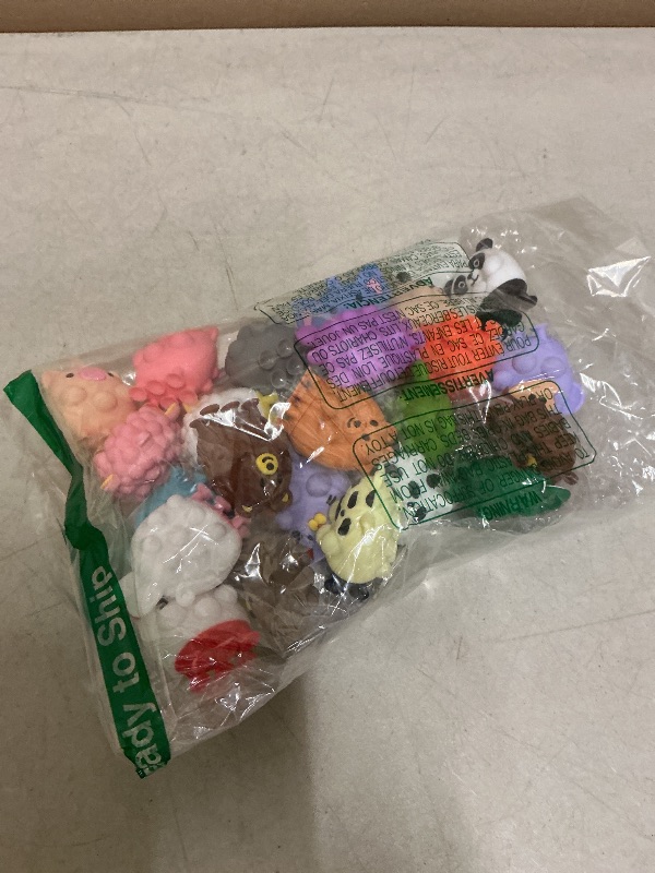 Photo 1 of 24PCS Valentines Day Cards for Kids School Classroom with 3D Animal Pop Suction Toys Valentine Day Exchange Gifts Bulk Fidget Toys for Toddlers Boys Girls Valentine's Party Favors Goodie Bag Stuffers