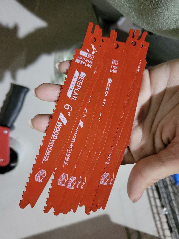 Photo 1 of 10 Pack 6 Inch 6/12 Tpi Reciprocating Saw Blades for Nail-Embedded Wood,Bi-Metal Blades for Cutting Stud and Nail PVC Pallets etc