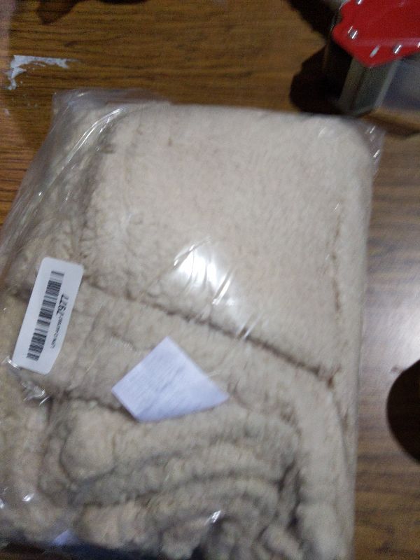 Photo 1 of 1 Pack 3 Calming Blankets Fluffy Premium Fleece Pet Blanket Soft Sherpa Throw for Dog Puppy Cat Beige Small (23" x16'')