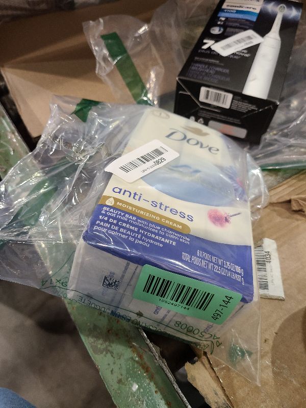 Photo 1 of "Dove Anti-Stress Blue Chamomile And Oat Milk Moisturizes to Calm Skin Soap 106g Pack Of 6