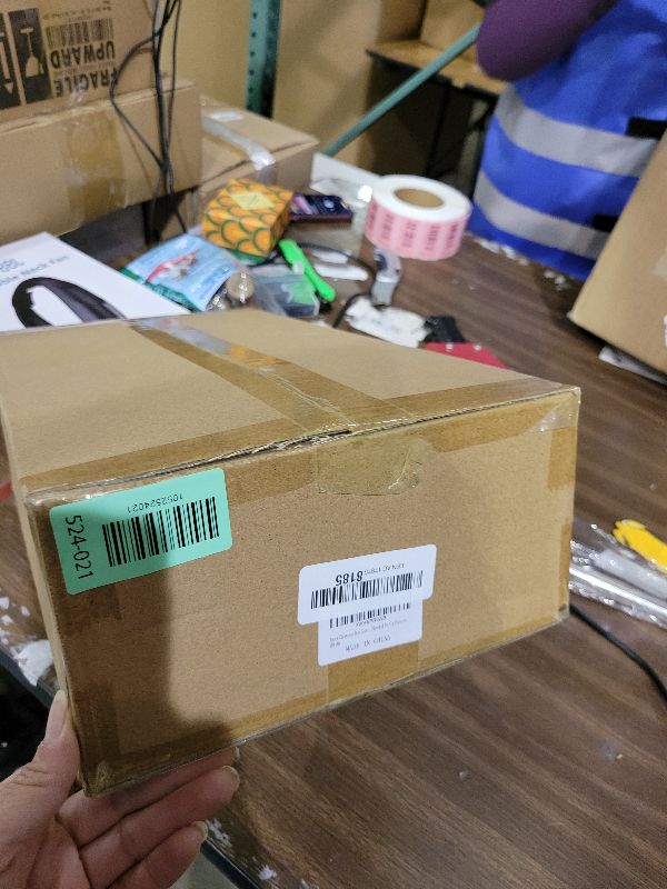 Photo 1 of 18pcs Christmas Tree Gate, 15.7 Inches Tall Christmas Tree Picket Fence for Dogs, Round Toddler Baby Proof White Gate Around Xmas Tree, Thick Plastic Reja para Arbol de Navidad Pet Cat Protector