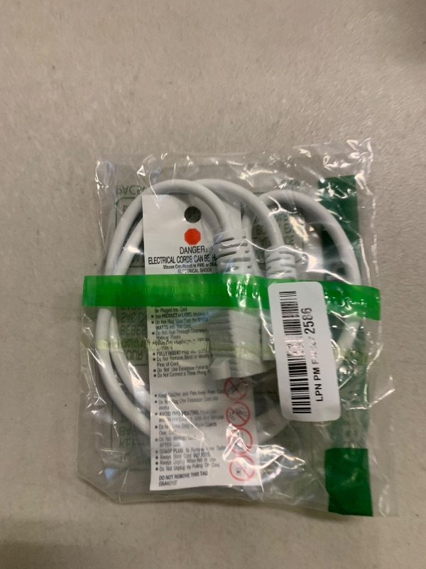 Photo 1 of 16/3 Short Extension Cord 3 FT, White Extension Cord Flexible & Durable, Indoor 3 Prong Power Cable, Suitable for Home and Office, 13 Amp 1625 Watt 125VAC 16AWG, ETL Listed