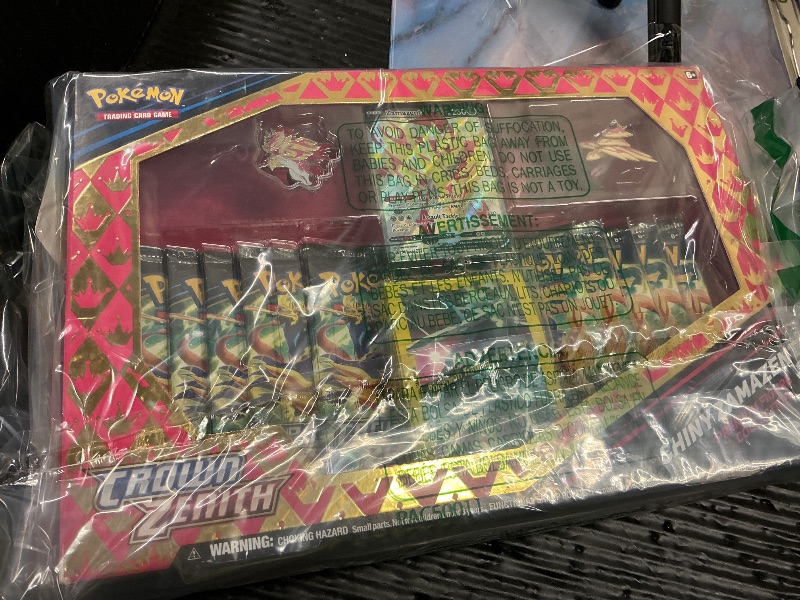 Photo 1 of Pokemon Crown Zenith Shiny Zamazenta Premium Figure Collection