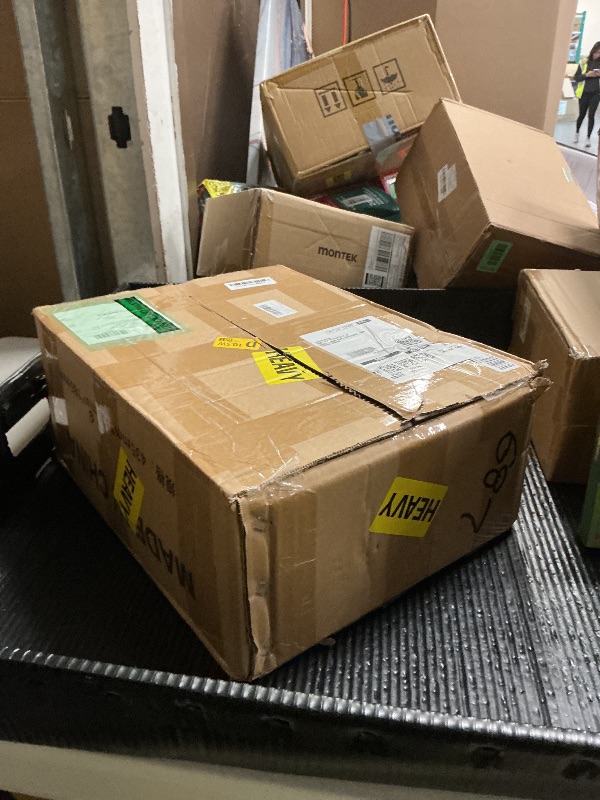 Photo 1 of Heneger 8 Pack Pink Round Tablecloth 120 Inch Easter Spring Wrinkle Resistant Round Pink Table Cloth Reusable and Washable Polyester Fabric for Holiday Buffet Wedding Party and Banquet