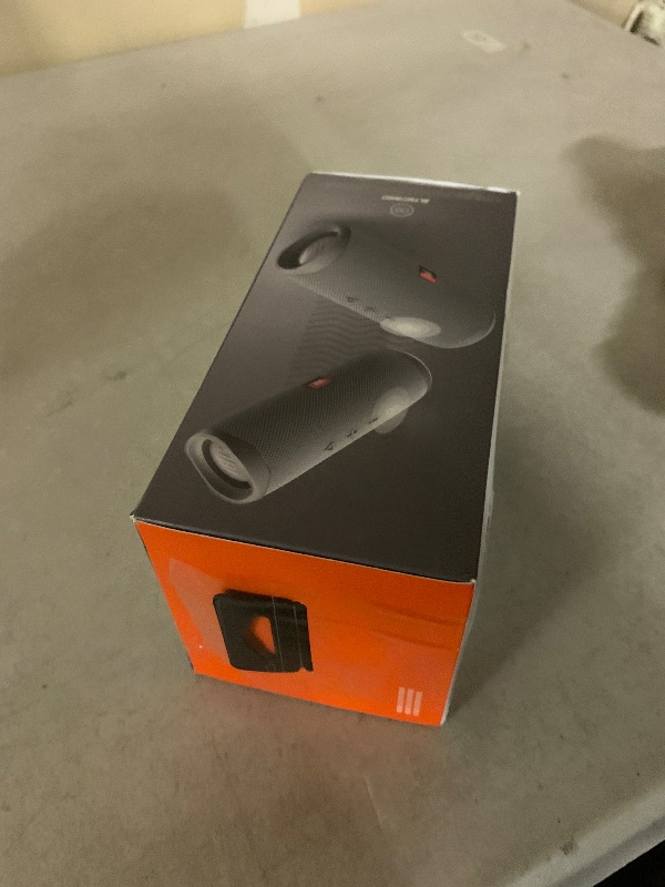 Photo 1 of *****DOES NOT WORK BROKEN, FOR PARTS ONLY******
JBL FLIP 5, Waterproof Portable Bluetooth Speaker, Gray