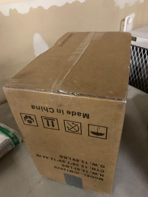 Photo 1 of Aeitto Ice Maker Countertop 26lbs/24H, Ice Machine 8 Ice Cubes Ready in 6 Mins, 2 Sizes of Bullet Ice Portable Ice Makers with Basket & Scoop, Auto Self-Cleaning for Home/Kitchen/Office Stainless