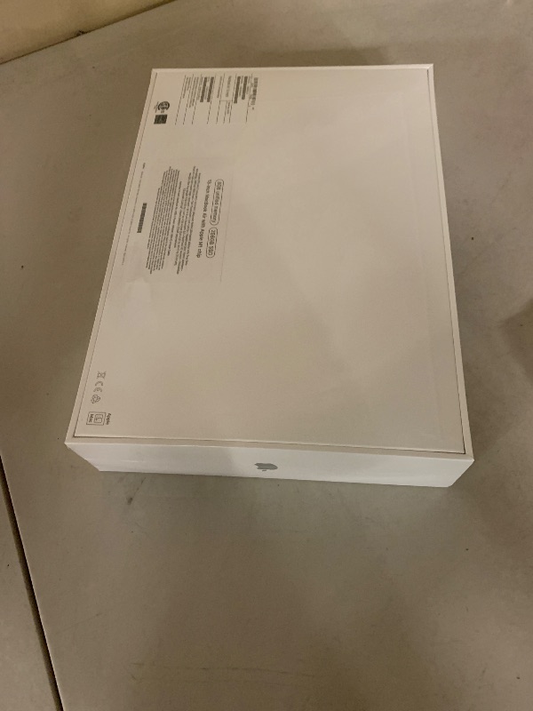 Photo 1 of 2020 Apple MacBook Air Laptop: Apple M1 Chip, 13” Retina Display, 8GB RAM, 256GB SSD Storage, Backlit Keyboard, FaceTime HD Camera, Touch ID. Works with iPhone/iPad; Silver