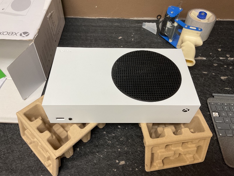 Photo 1 of Xbox Series S - All Digital Gaming Console - 512GB SSD - Includes Wireless Controller - 120FPS (Renewed Premium)