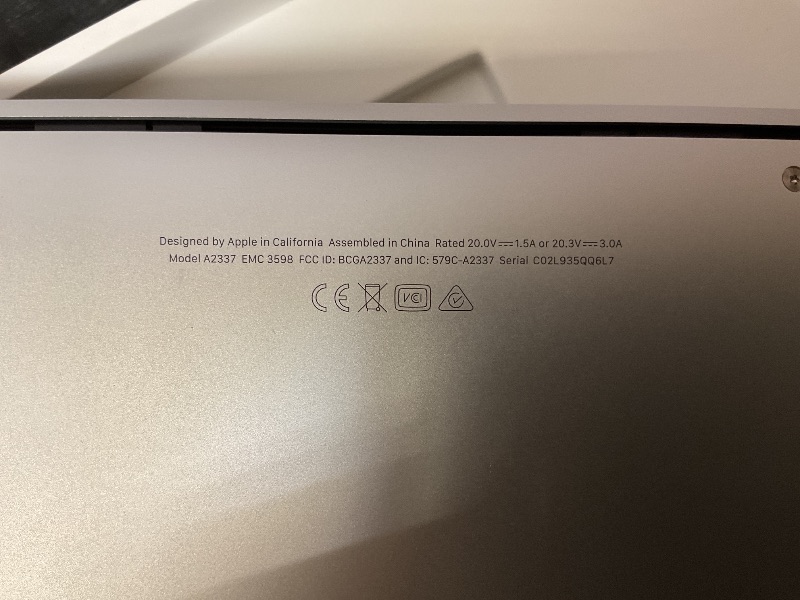 Photo 1 of 2020 Apple MacBook Air Laptop: Apple M1 Chip, 13” Retina Display, 8GB RAM, 256GB SSD Storage, Backlit Keyboard, FaceTime HD Camera, Touch ID. Works with iPhone/iPad; Silver