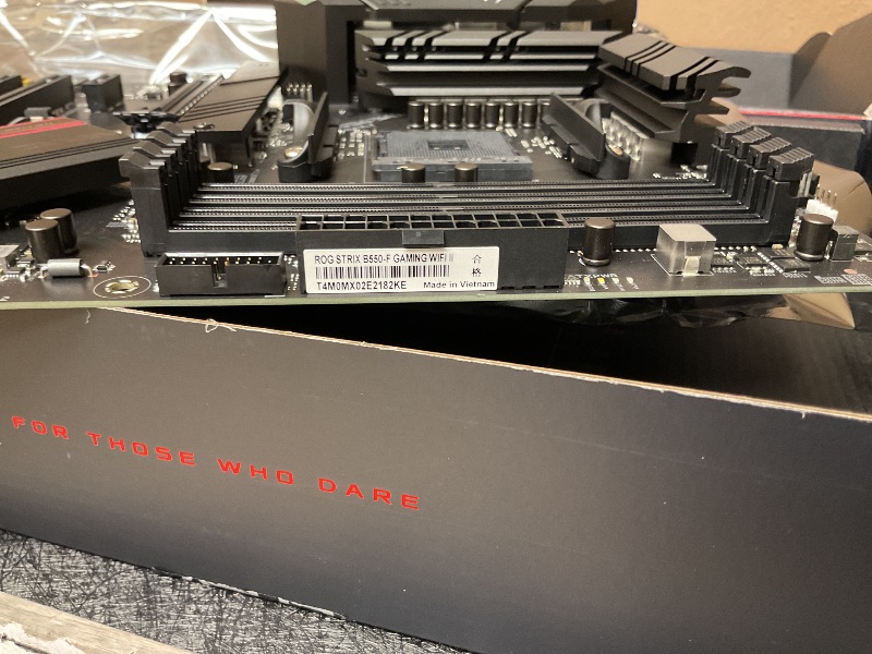 Photo 7 of ASUS ROG Strix Z890-E Gaming WiFi Intel® Z890 LGA 1851 ATX Motherboard, Advanced AI PC-Ready, 18+2+1+2 Stages, DDR5, WiFi 7, 7X M.2, Thunderbolt™ 4, USB Type-C®, AI Overclocking, Cooling & Networking