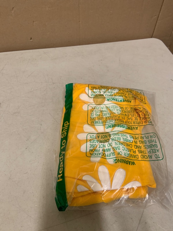 Photo 1 of 3 Simple but Pretty Daisy Flower Tee T-Shirt