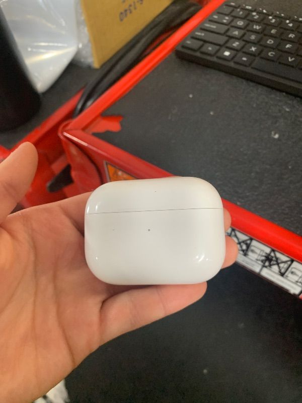 Photo 5 of Apple AirPods Pro (2nd Generation) with MagSafe Charging Case (USB-C) (Renewed Premium)