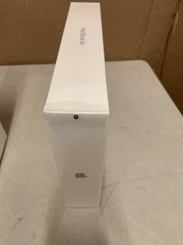 Photo 1 of 2020 Apple MacBook Air Laptop: Apple M1 Chip, 13” Retina Display, 8GB RAM, 256GB SSD Storage, Backlit Keyboard, FaceTime HD Camera, Touch ID. Works with iPhone/iPad; Silver