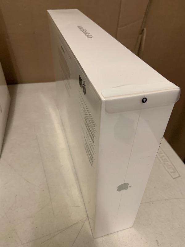Photo 1 of 2020 Apple MacBook Air Laptop: Apple M1 Chip, 13” Retina Display, 8GB RAM, 256GB SSD Storage, Backlit Keyboard, FaceTime HD Camera, Touch ID. Works with iPhone/iPad; Silver