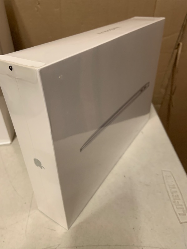 Photo 1 of 2020 Apple MacBook Air Laptop: Apple M1 Chip, 13” Retina Display, 8GB RAM, 256GB SSD Storage, Backlit Keyboard, FaceTime HD Camera, Touch ID. Works with iPhone/iPad; Silver