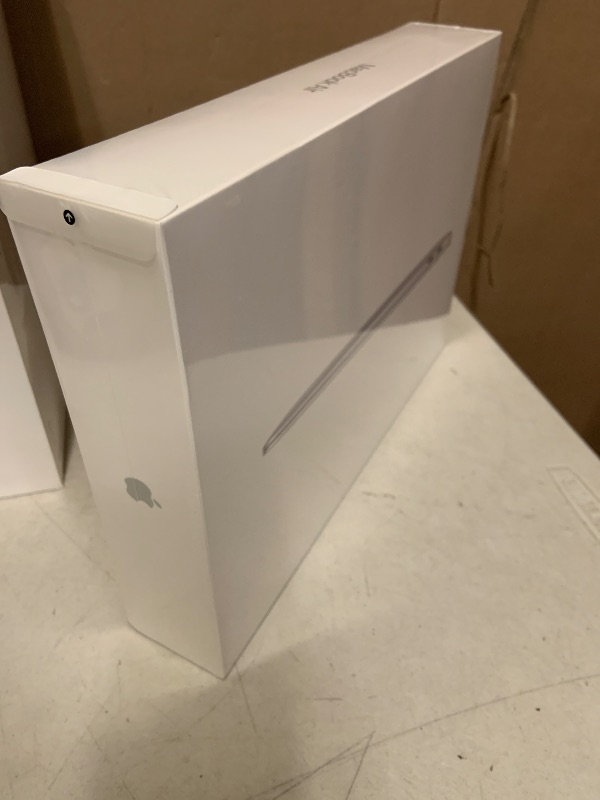 Photo 1 of 2020 Apple MacBook Air Laptop: Apple M1 Chip, 13” Retina Display, 8GB RAM, 256GB SSD Storage, Backlit Keyboard, FaceTime HD Camera, Touch ID. Works with iPhone/iPad; Silver